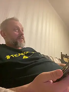 Frosl 现场XXX聊天