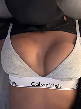 Chat XXX ao vivo de KiaraAmara