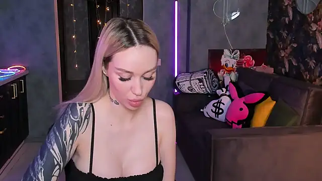 Blckmirrorr Adlı Modelin Canlı XXX Sohbeti