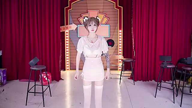 MSN101 Adlı Modelin Canlı XXX Sohbeti