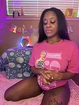 TikaMoon webkamerás műsora