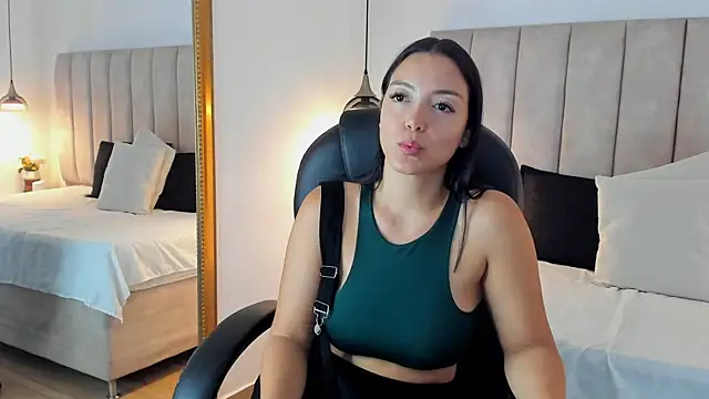 Megan-8's Live XXX Chat