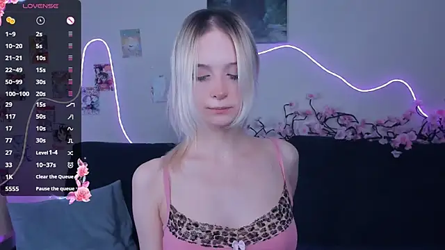 Megan--chan Adlı Modelin Canlı XXX Sohbeti