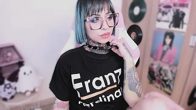 shes_creepy: онлайн-секс-чат