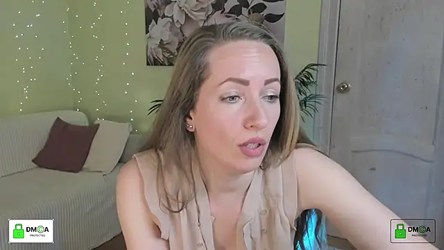 Queenymel: онлайн-секс-чат