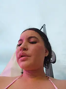 Pretty_Julieta's Live XXX Chat