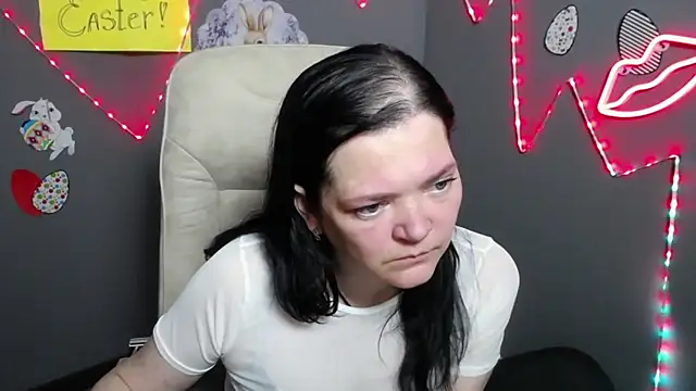 LauraFinn's Live XXX Chat