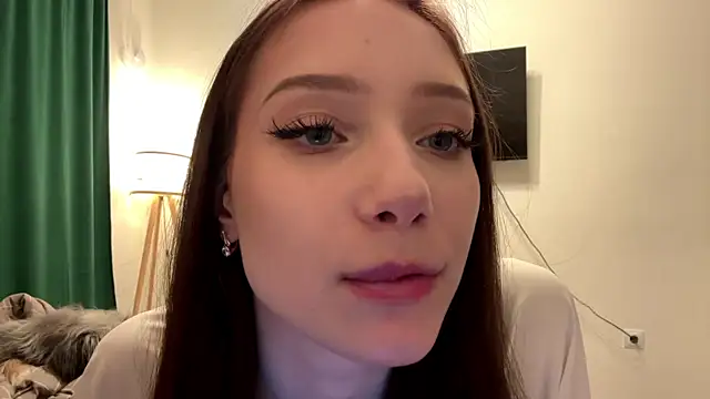 MiaNewstrom Live XXX-chat