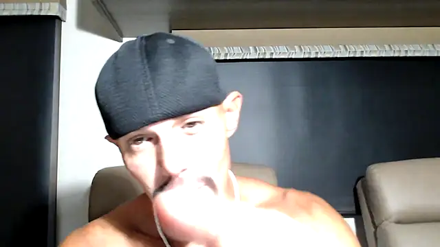 ThickD2C: онлайн-секс-чат