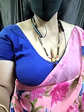 bhuvana_555 élő XXX-chatje