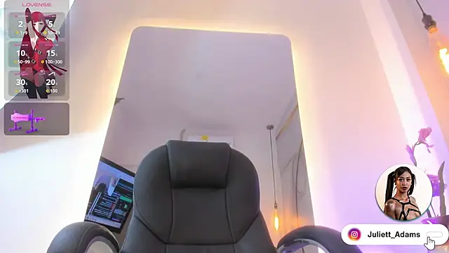 Juliett_Adams_ live XXX chat
