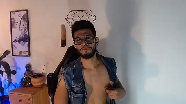 Colby_brown03 élő XXX-chatje