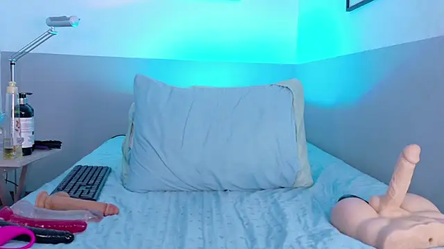 cutepetitee live XXX chat