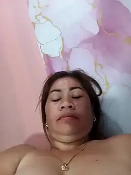 SweetChubbyMommy_02 Adlı Modelin Canlı XXX Sohbeti