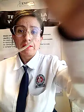 Valentina--1のライブXXXチャット