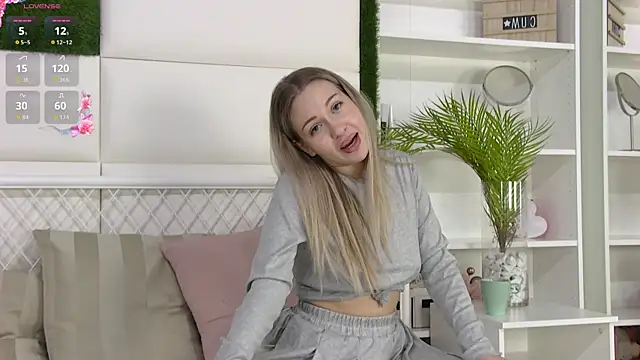 Онлайн чат XXX KatieBell