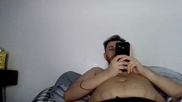 TallHungandCloudy69 live XXX chat