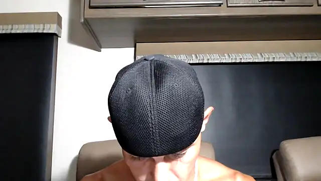 ThickD2C: διαδικτυακό σόου στην κάμερα