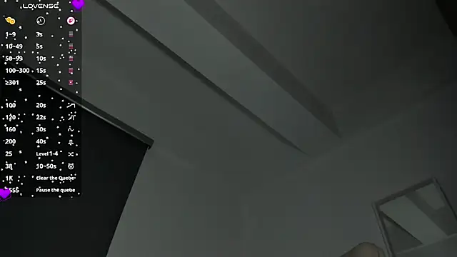 laura-hills18 现场XXX聊天