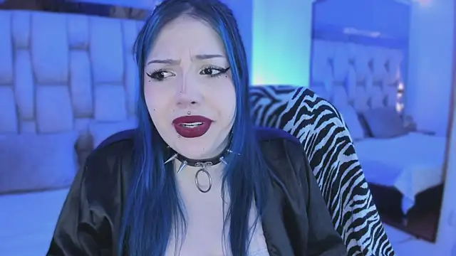 XXX chat uživo modela revenmiller_