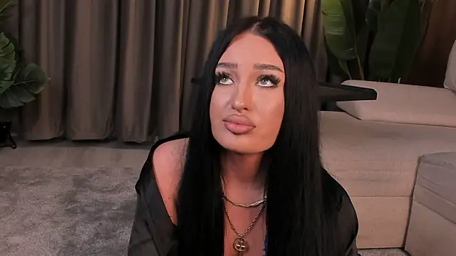 دردشة EmeraldKat الجنسية المباشرة