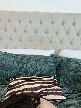 LoveLillyy 现场XXX聊天