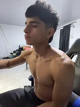 nic_2005のライブXXXチャット