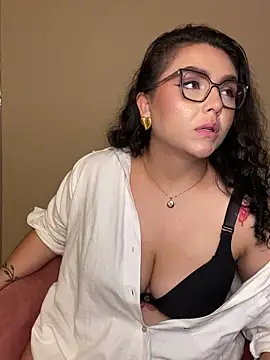 AlmaraRougeのライブXXXチャット