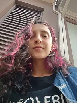 _Laary_LilyのライブXXXチャット