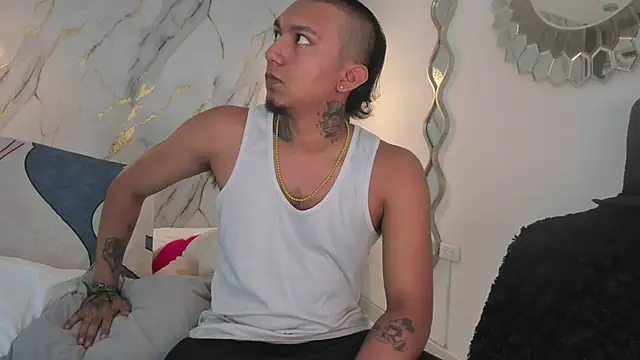 _cannabitch 网络视讯表演