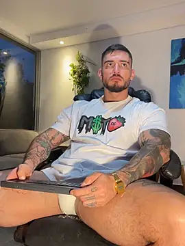 Онлайн чат XXX DimitriSullivan_