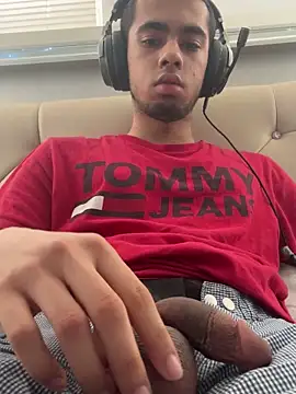 iLoveGirlsOnlyStr8Asf Webcam Show