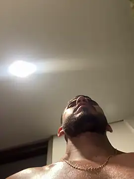 Dimitri_Bass Live XXX-chat