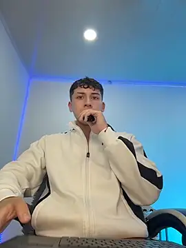 oliver_kyy webcam show