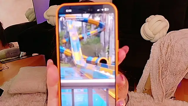 EmmyEvans1のライブXXXチャット