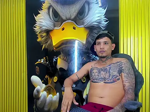 Winsord_Bigcock Webcam show