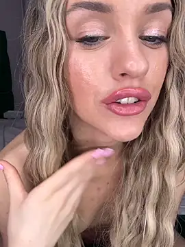 KatieCutieXooon Live XXX chat