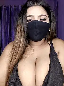 Bold-Cat Show in webcam