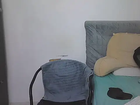 AlphaLatinoBear Webcam Show