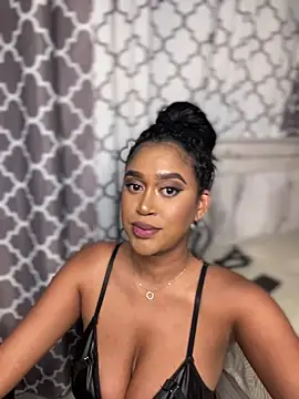 Živý XXX chat Emii_Love