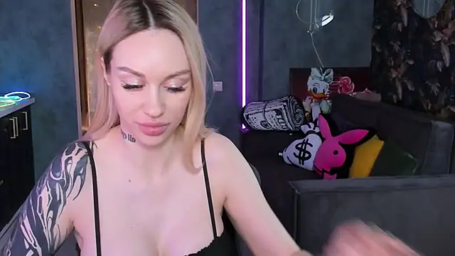 Blckmirrorr's Live XXX Chat