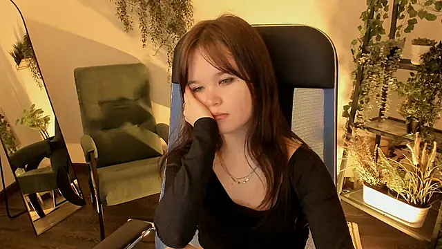 Elainebeness: онлайн-секс-чат