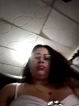 MariBelle1 Adlı Modelin Canlı XXX Sohbeti