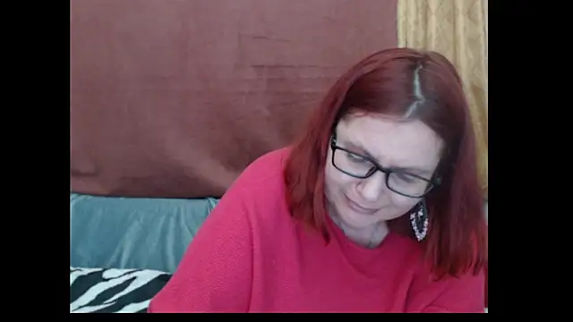 PlayfullMature Chat XXX live