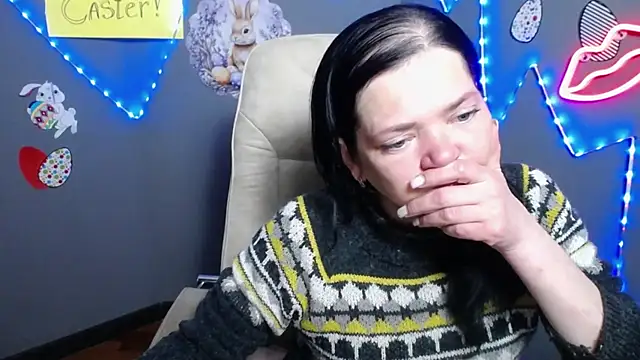 LauraFinn live XXX chat