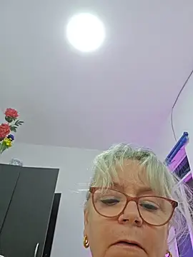 slutgold's Live XXX Chat