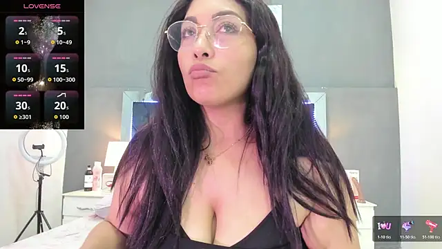 Lauralove_69's Live XXX Chat