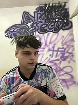 Magosupreme Adlı Modelin Canlı XXX Sohbeti