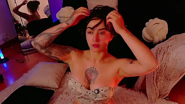 EmmyEvans1's Live XXX Chat