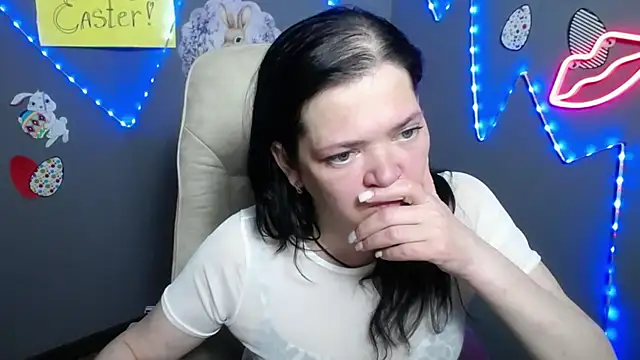 LauraFinn's Live XXX Chat